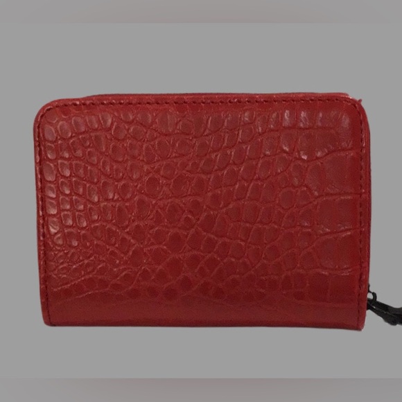 BADGLEY MISCHKA Croc-Embossed Red Vegan Leather Zip Around Bi-Fold Wallet - Picture 4 of 9